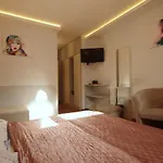 Csigaház Panzió Pensión Gyula